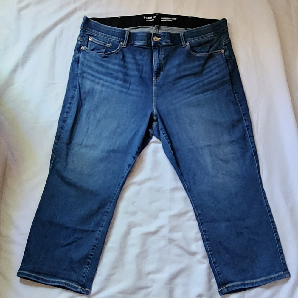 Torrid Blue Ankle Cropped Jeans with Timeless Denim Style